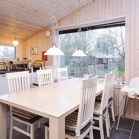 בית נופש 6 Person In *